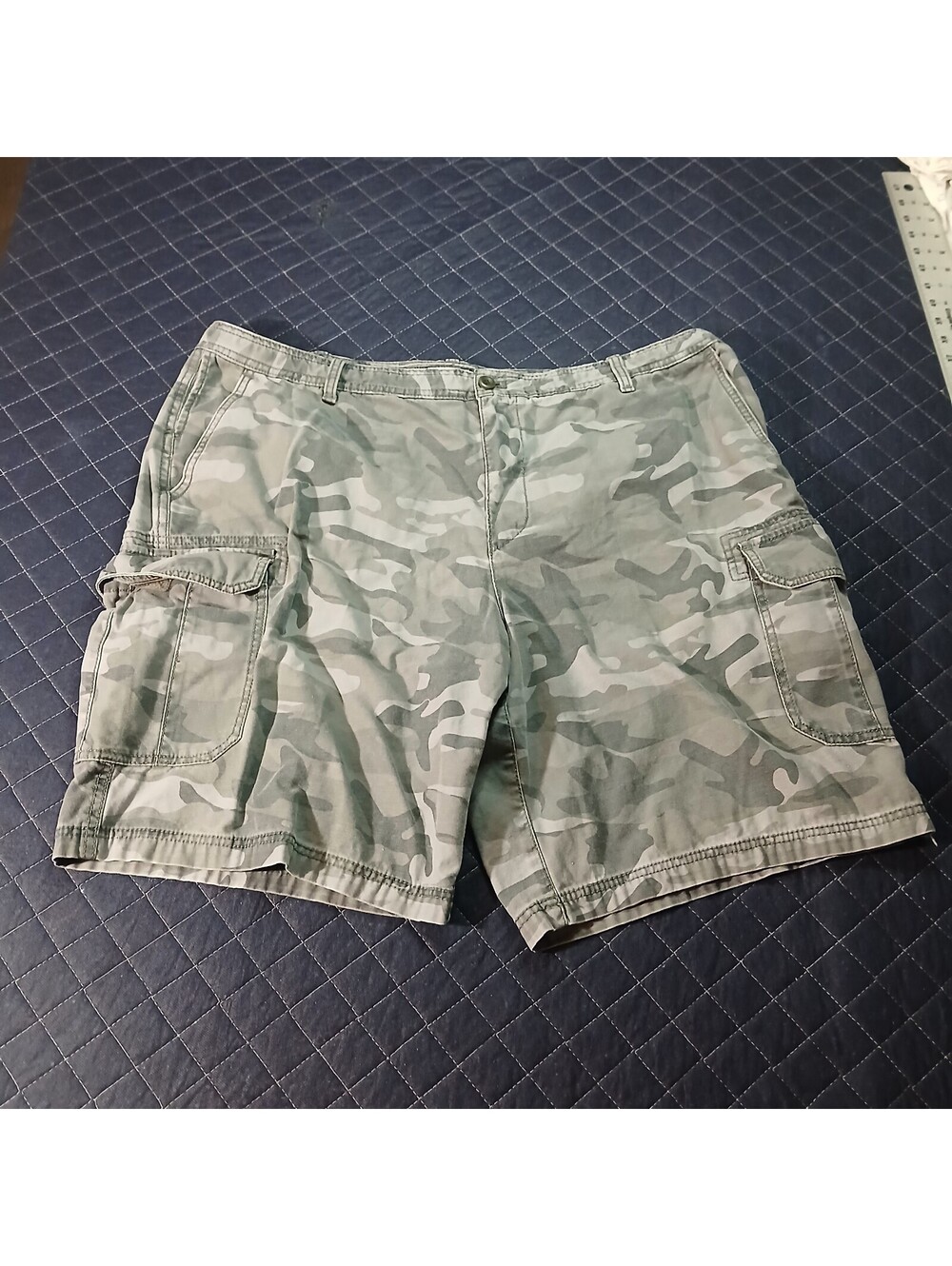 Izod Cargo Shorts Gray Camo Cotton Casual Outdoor Men’s Bottoms Size 42